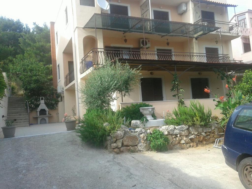 Apartments Antonio Stari Grad  Buitenkant foto