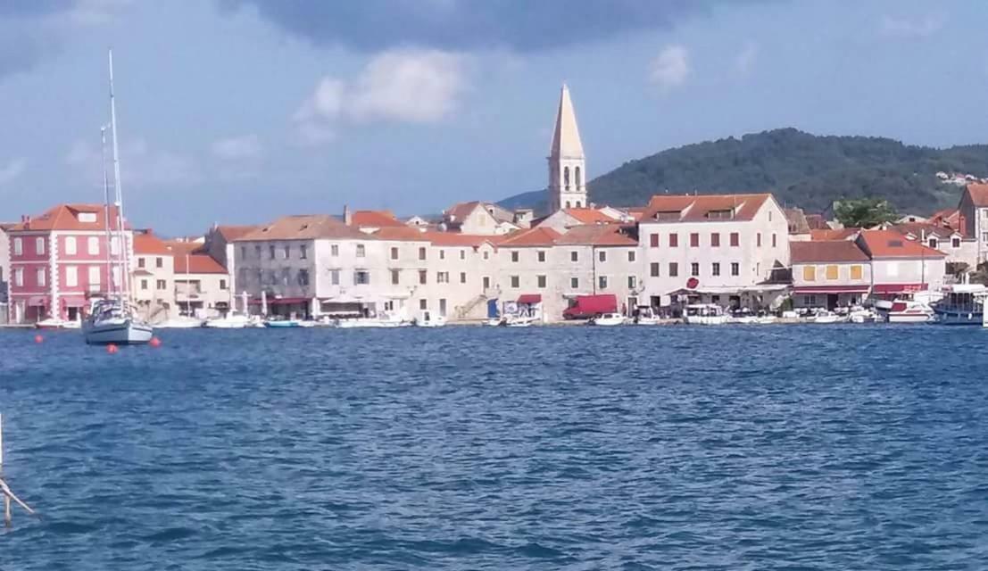 Apartments Antonio Stari Grad  Buitenkant foto